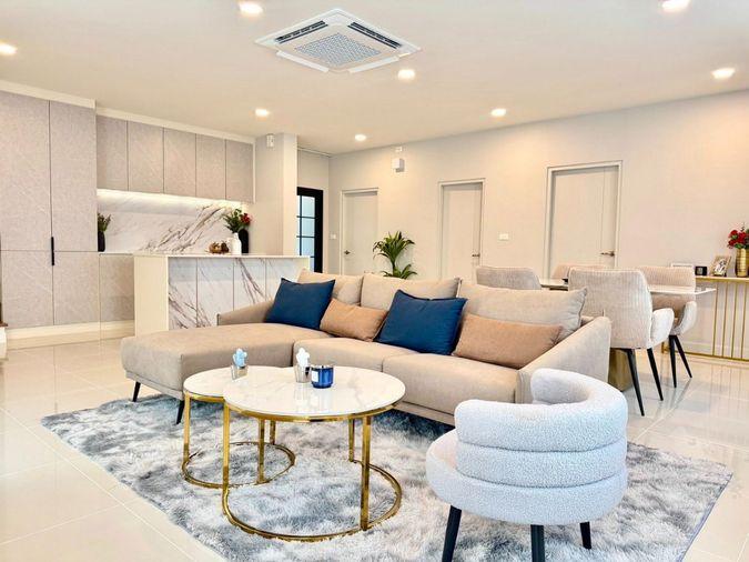 picture For Rent - Centro Bangna , Luxury House 4 bedrooms 4 bathrooms - 3/12