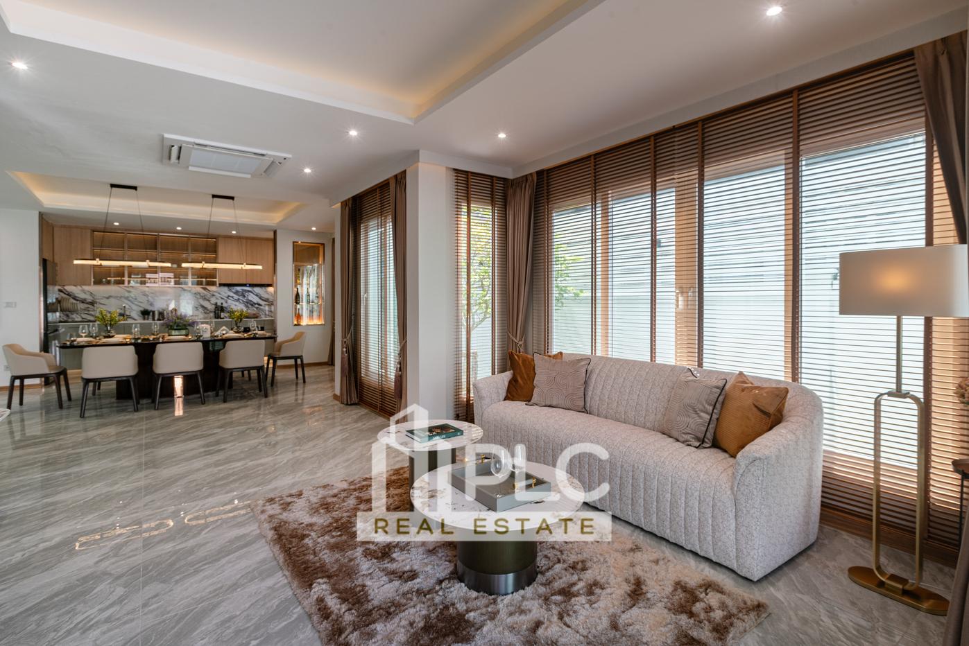picture 7 Bedroom Pool View Villa for sale in East Pattaya - 10/20