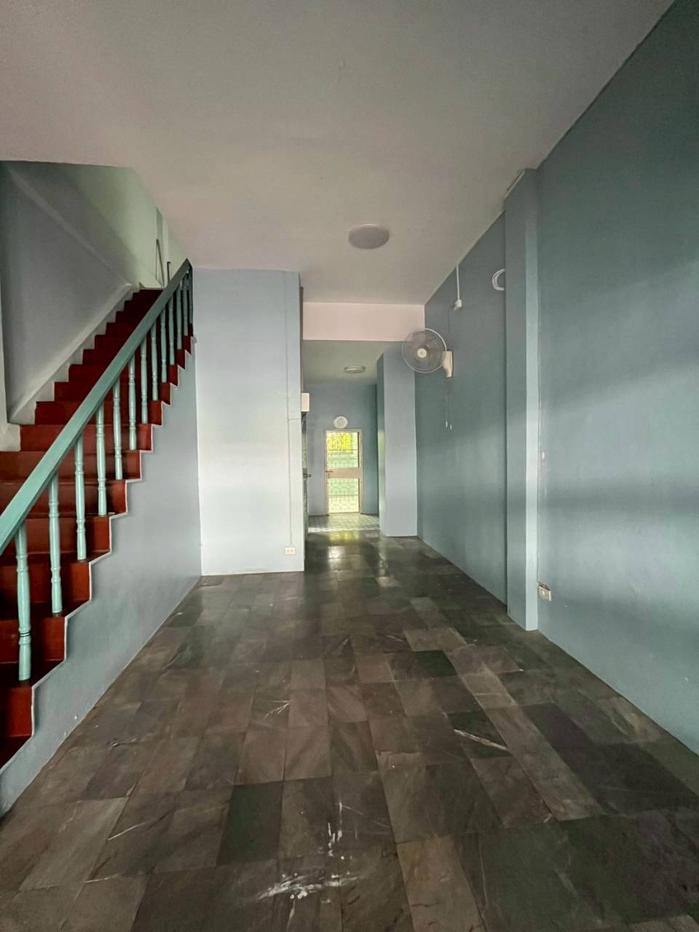 picture 🏡 Fully Renovated 3-Storey House for Rent — Ready to Move In! - 3/11