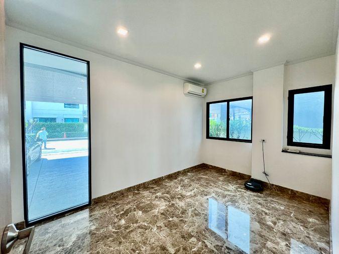 รูป ขายบ้านเดี่ยว 3 ชั้น ศุภาลัย เอสเซ้นส์ ลาดพร้าว | บ้านใหญ่สวยพรีเมียม พื้นที่ใช้สอยกว่า 330 ตร.ม. ทำเลศักยภาพ ใจกลางลาดพร้าว ใกล้ MRT ลาดพร้าว 101  - รูปที่ 14/39