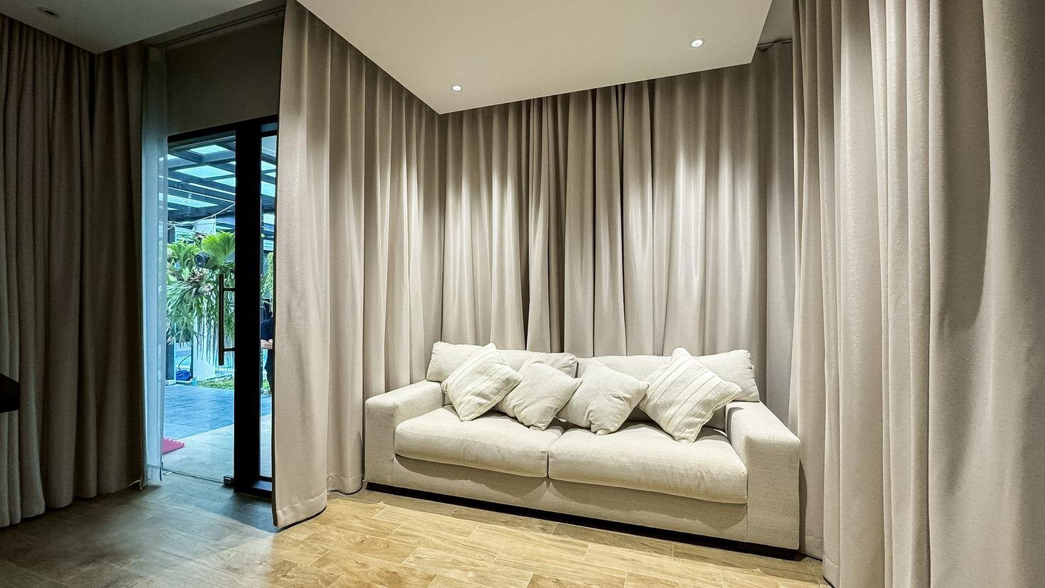 picture Luxury pool villa on 6 Rai Land in Mabprachan East Pattaya - 22/31