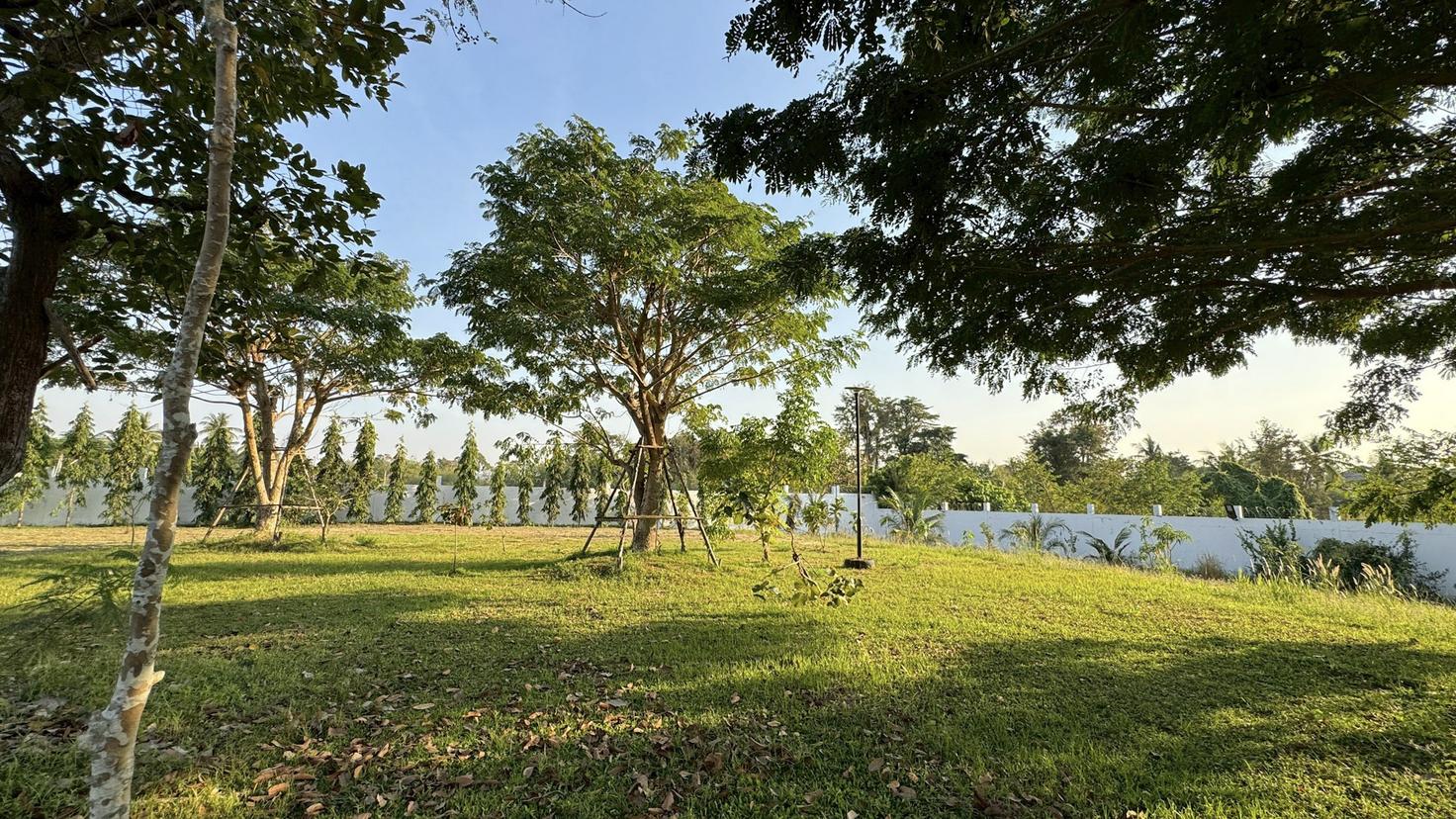 picture Luxury pool villa on 6 Rai Land in Mabprachan East Pattaya - 28/31