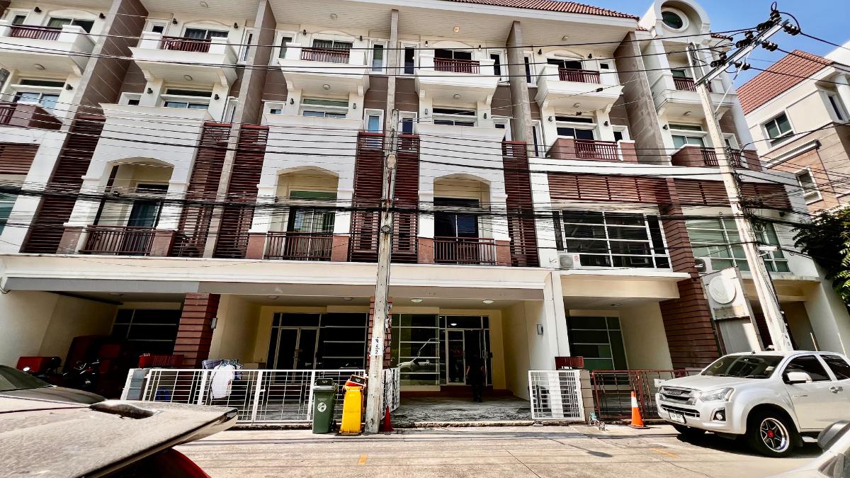 รูป ขาย ทาวน์โฮม 4 ชั้น Premium Place เอกมัย–รามอินทรา | ทำเลศักยภาพ ใกล้เลียบด่วน | เหมาะอยู่อาศัย–ทำออฟฟิศ - รูปที่ 1/52