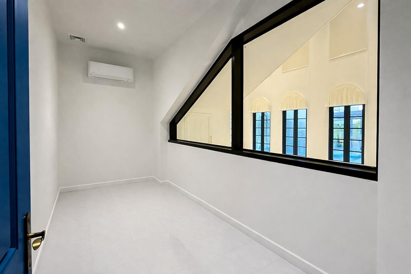 picture Luxury pool villa on 6 Rai Land in Mabprachan East Pattaya - 20/31