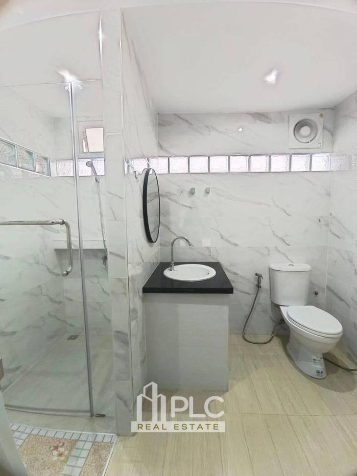 picture Beachfront Pool Villa for Sale, Jomtien Beach - 16/17