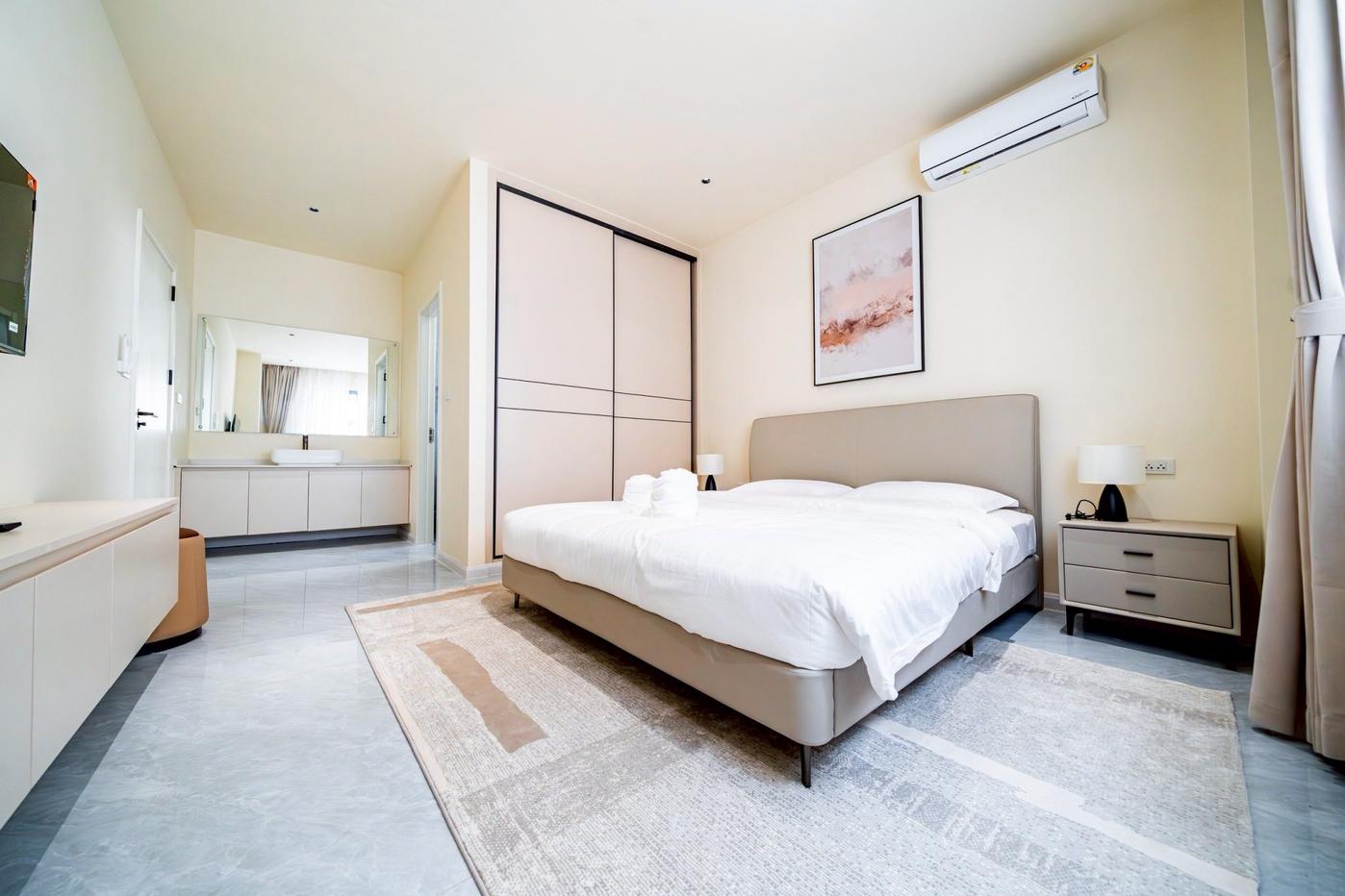 picture Pool View Villa for sale in Central Pattaya - 11/14