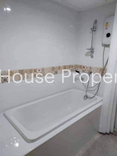 picture Affordable condo for rent at Sriracha Place. Beautiful unit, high floor, fully furnished and move in Ready - 9/10