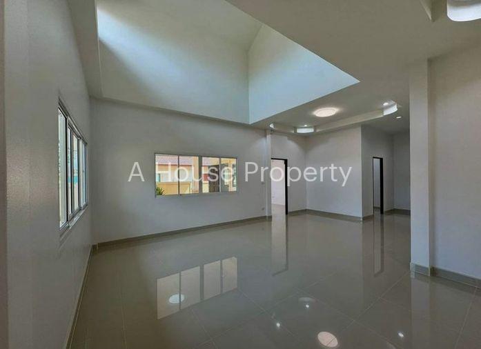 รูป ขายบ้านเดี่ยวมือสอง หลังใหญ่ รีโนเวทใหม่ ใกล้ฟาร์มจระเข้พัทยา - รูปที่ 9/13