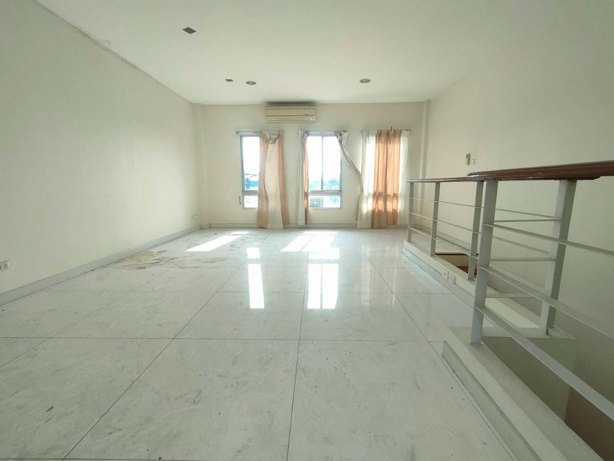 picture 🏡 Luxury Corner Townhome | River View | Fully Furnished Monaco Style - 2/21