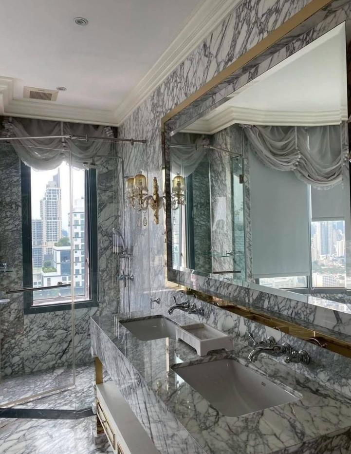 picture Q Asoke penthouse*. 5bed 275sqm. Line id: @pfagent - 10/18