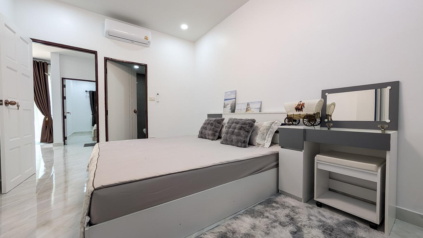 รูป House 4 Bedrooms for sale East Pattaya - รูปที่ 13/20