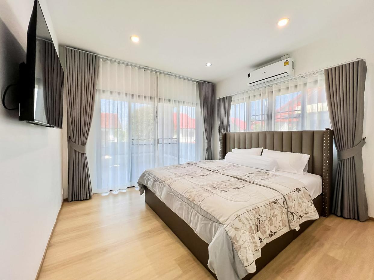 รูป Beachfront Pool Villa for Sale in Na Jomtien - รูปที่ 9/18