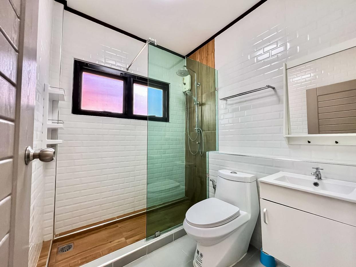 รูป Beachfront Pool Villa for Rent in Na Jomtien - รูปที่ 15/18