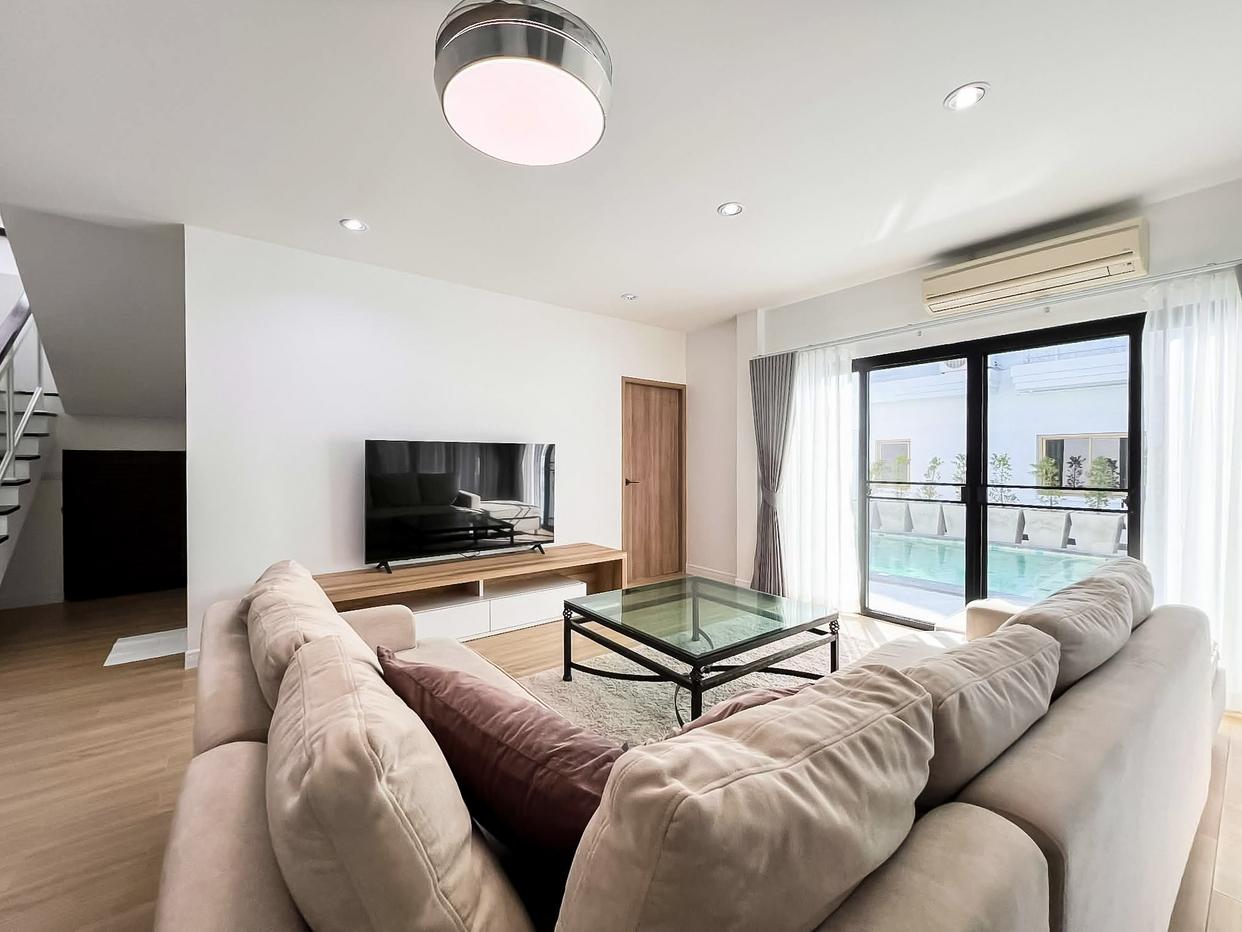 รูป Beachfront Pool Villa for Rent in Na Jomtien - รูปที่ 1/18