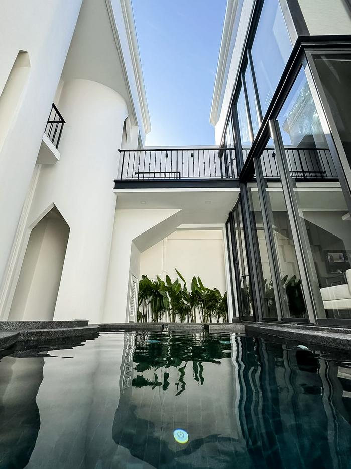 รูป Luxury Pool Villa for Rent in Pratumnak, Jomtien - รูปที่ 2/16
