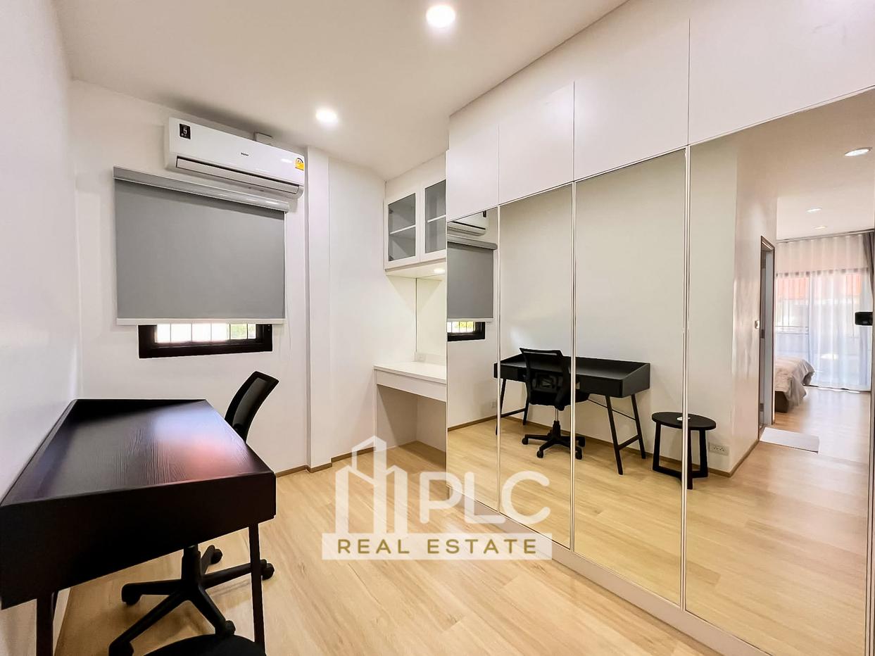 รูป Beachfront Pool Villa for Rent in Na Jomtien - รูปที่ 12/18