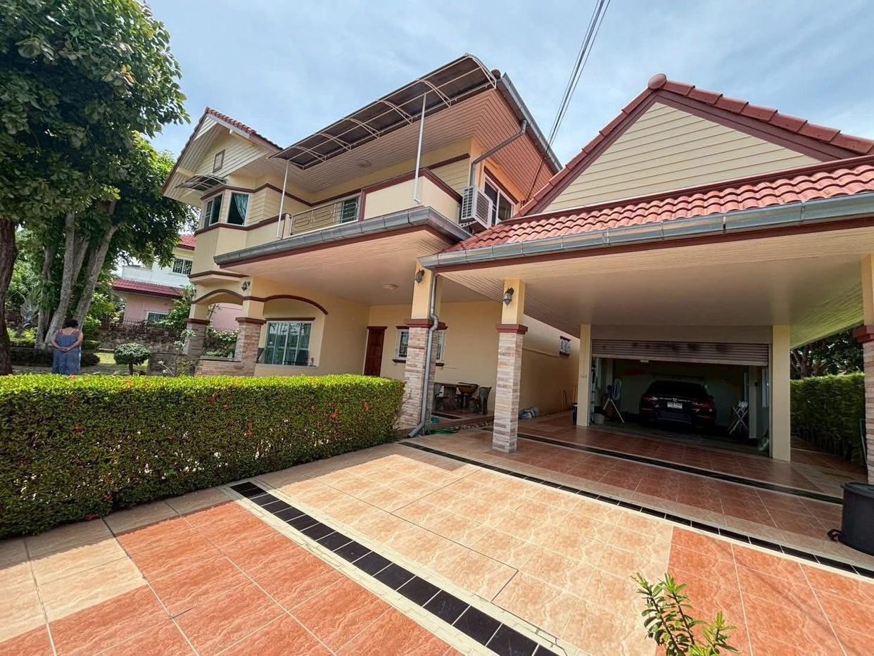 รูป House for sale in East Pattaya with 3 Bedrooms - รูปที่ 1/14