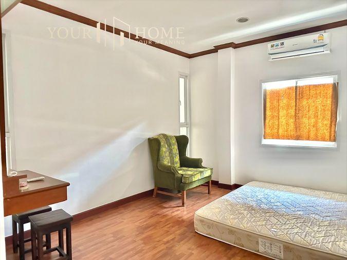 รูป หมู่บ้าน บางแสนมหานคร: บนพื้นที่ 105 ตรม 3 ห้องนอน 4 ห้องน้ำ ใกล้ชายหาดบางแสน ใจกลางความสะดวก - รูปที่ 29/45