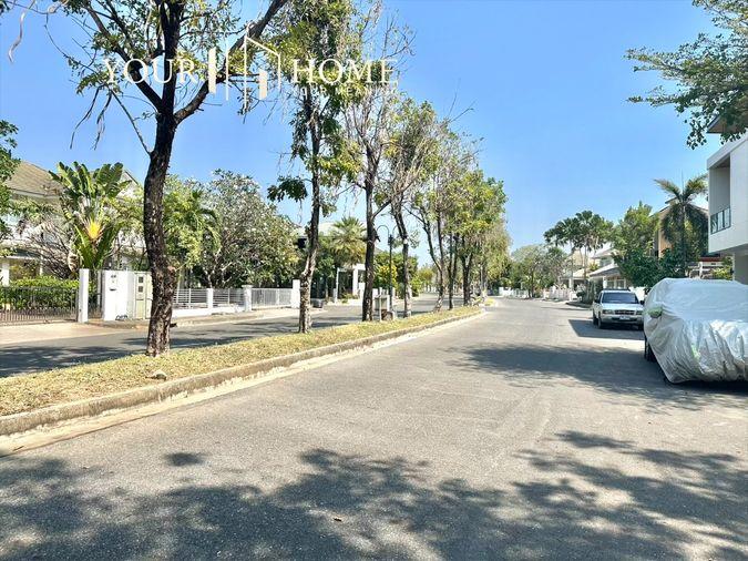 รูป หมู่บ้าน บางแสนมหานคร: บนพื้นที่ 105 ตรม 3 ห้องนอน 4 ห้องน้ำ ใกล้ชายหาดบางแสน ใจกลางความสะดวก - รูปที่ 4/45