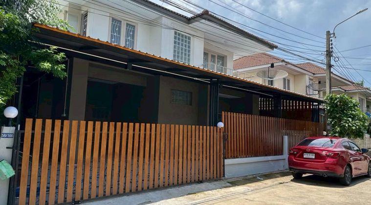 รูป ✅ราคาถูกที่สุดในโครงการ ฟรี!!ต่อเติมตกแต่งใหม่ทั้งหลัง 🏡📍ขายบ้านเดี่ยว หมู่บ้านเพ็ญศิริ ใกล้ถนนสุวินทวงศ์ - รูปที่ 1/19