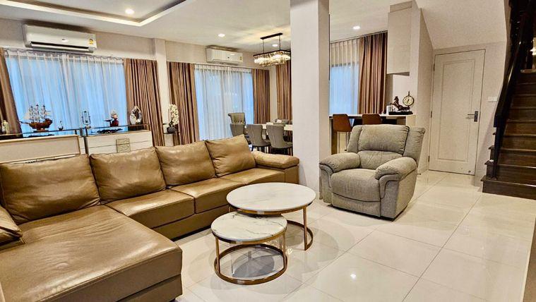 รูป ขายบ้านเดี่ยว 2 ชั้น Bangkok Boulevard พระราม 9 บ้านหรูสภาพเยี่ยม ตกแต่งคลาสสิก Built-in ครบ พร้อมเข้าอยู่ ทำเลศักยภาพกรุงเทพกรีฑาตัดใหม่ - รูปที่ 2/18