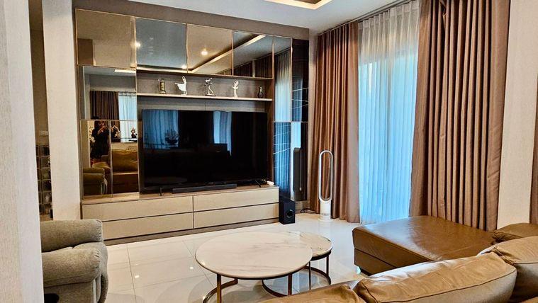 รูป ขายบ้านเดี่ยว 2 ชั้น Bangkok Boulevard พระราม 9 บ้านหรูสภาพเยี่ยม ตกแต่งคลาสสิก Built-in ครบ พร้อมเข้าอยู่ ทำเลศักยภาพกรุงเทพกรีฑาตัดใหม่ - รูปที่ 10/18