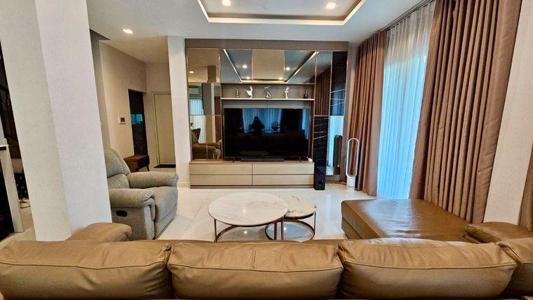 รูป ขายบ้านเดี่ยว 2 ชั้น Bangkok Boulevard พระราม 9 บ้านหรูสภาพเยี่ยม ตกแต่งคลาสสิก Built-in ครบ พร้อมเข้าอยู่ ทำเลศักยภาพกรุงเทพกรีฑาตัดใหม่ - รูปที่ 9/18