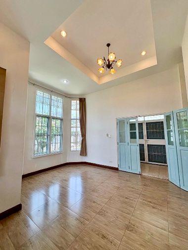 picture For Sale: Corner Detached House on Sukhumvit 101 Large Land Plot 149 SQ.W. | Split-Level L-Shape Design | Near BTS Punnawithi - 22/36