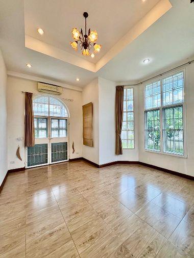 picture For Sale: Corner Detached House on Sukhumvit 101 Large Land Plot 149 SQ.W. | Split-Level L-Shape Design | Near BTS Punnawithi - 23/36