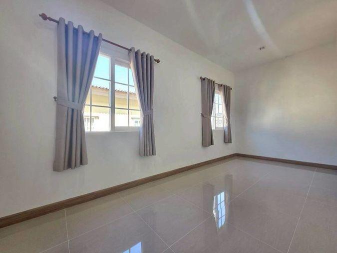picture Two-story townhome for sale in Golden Town Kao Kilo, Sriracha. Corner unit. - 5/15