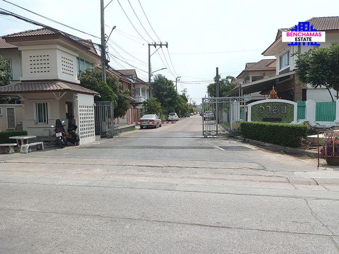 รูป ขายถูก! บ้านเดี่ยววิวโล่ง เงียบสงบ 3 นอน 3 น้ำ | หมู่บ้านวาสินี ลาดพร้าว 101 - รูปที่ 2/16