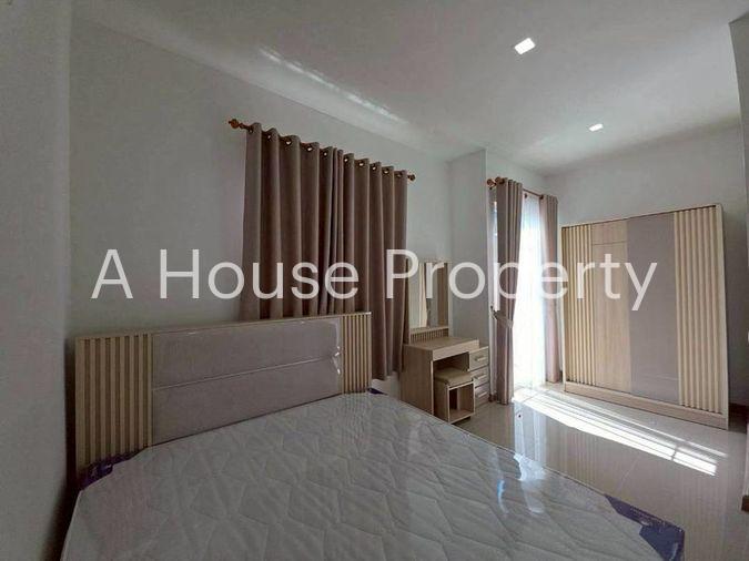 picture Two-story townhome for sale in Golden Town Kao Kilo, Sriracha. Corner unit. - 4/15