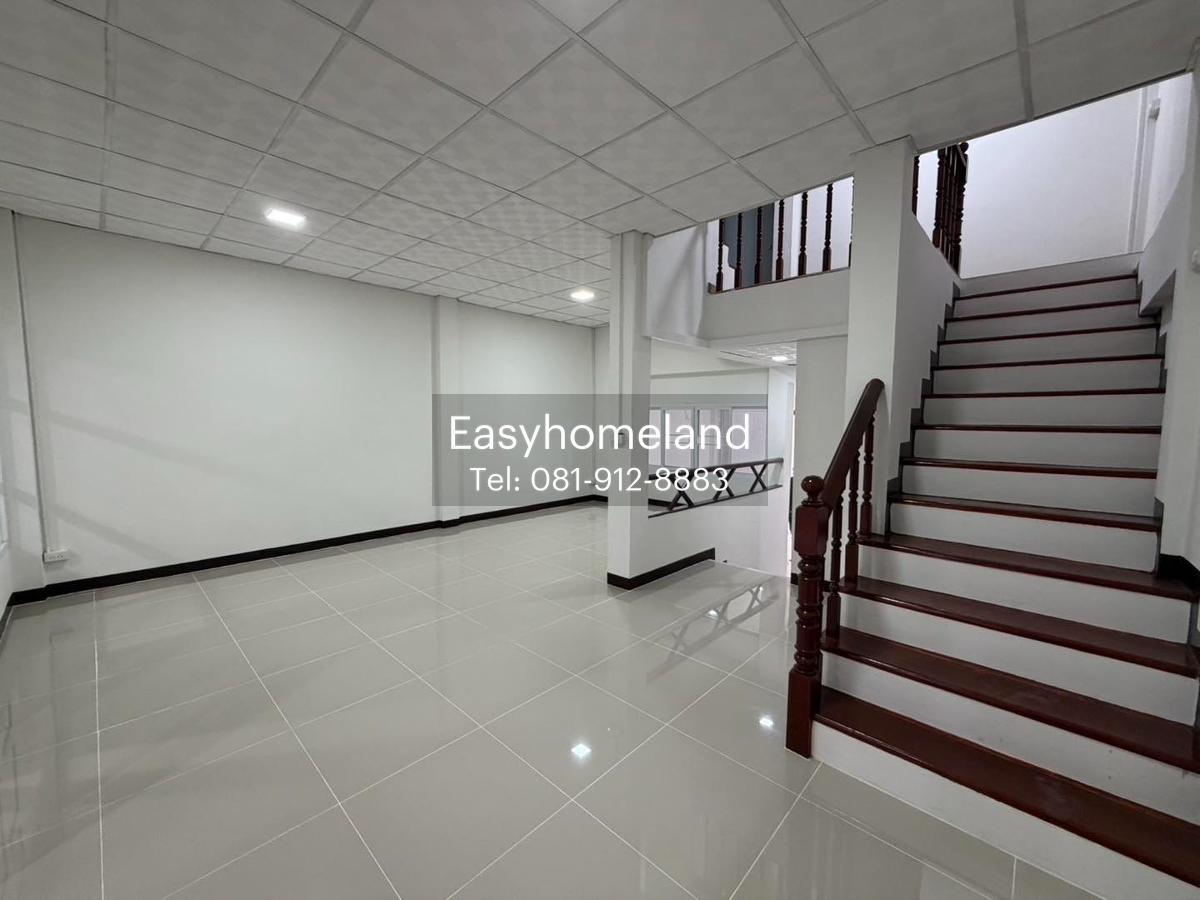 รูป 🏠 ขายทาวน์โฮม 3 ชั้น รีโนเวทใหม่ทั้งหลัง! หน้ากว้าง 6 เมตร หมู่บ้านกรีนเฮาส์ (สรณคมณ์ ซอย 9) | ดอนเมือง-สรงประภา | 4.5 ล้าน ✨ - รูปที่ 2/18