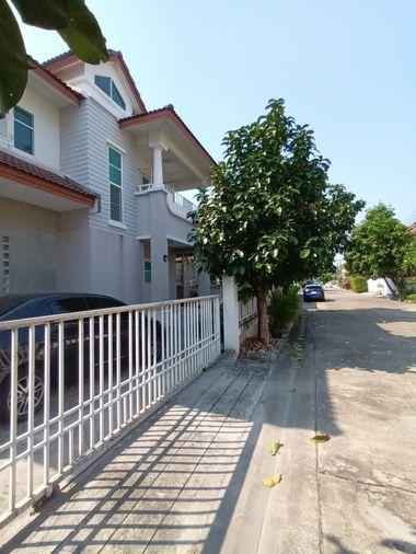 รูป ขายถูก! บ้านเดี่ยววิวโล่ง เงียบสงบ 3 นอน 3 น้ำ | หมู่บ้านวาสินี ลาดพร้าว 101 - รูปที่ 3/16