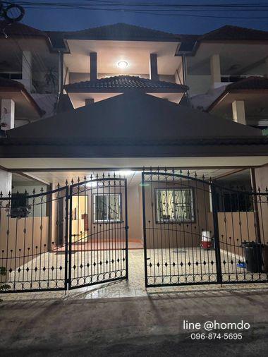 รูป 🏡 ขายด่วน! ทาวน์โฮม 3 ชั้น รีโนเวทใหม่ วิวภูเขา ใจกลางศรีราชา โครงการ หมู่บ้านวรฤทธิ์ (Worarit) – ใกล้โรงเรียนอัสสัมชัญ เพียง 2 กม.! - รูปที่ 1/13