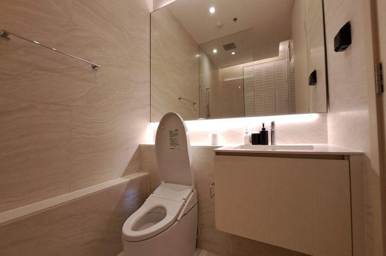 รูป เช่า ! คอนโด SUPER LUXURY, ทำเลทอง, ชั้นสูง 13+, ห้องทิศใต้ ! Code C20231000609...The Strand Thonglor, 2 ห้องนอน, 2 ห้องน้ำ, แต่งครบ, พร้อมเข้าอยู่ 📣 - รูปที่ 12/18