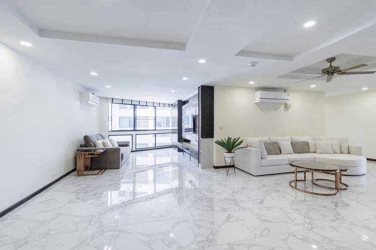 picture Pet Friendly condo at President Park Sukumvit 24 Oak Buildng - 1/12