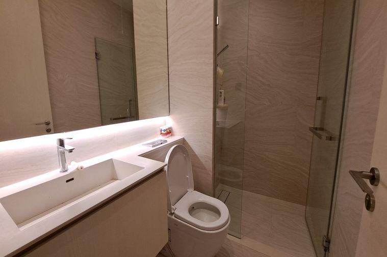 รูป เช่า ! คอนโด SUPER LUXURY, ทำเลทอง, ชั้นสูง 13+, ห้องทิศใต้ ! Code C20231000609...The Strand Thonglor, 2 ห้องนอน, 2 ห้องน้ำ, แต่งครบ, พร้อมเข้าอยู่ 📣 - รูปที่ 13/18