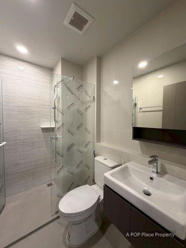 picture Aspire Onnut Station 1 bed 1 bath size 30 sqm 28+ floor can negotiate. Line : @apopplace - 9/10