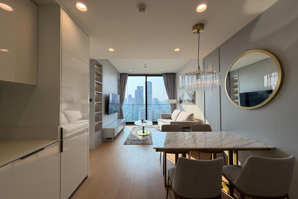 รูป 🔥 สำหรับเช่า !! คอนโดระดับ Super Luxury, ห้องหายาก, ชั้นสูง 33+, วิวเมือง !! Code C20260200017..Anil Sathorn 12, 2 นอน, 2 น้ำ, แต่งครบ, พร้อมเข้าอยู่ - รูปที่ 3/8
