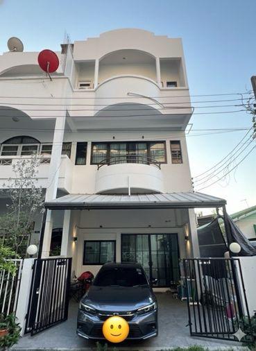 รูป เช่าทาวน์เฮาส์ หลังมุม ตกแต่งอย่างดี พร้อมห้องฟิตเนส ลาดพร้าว 15 - รูปที่ 1/10