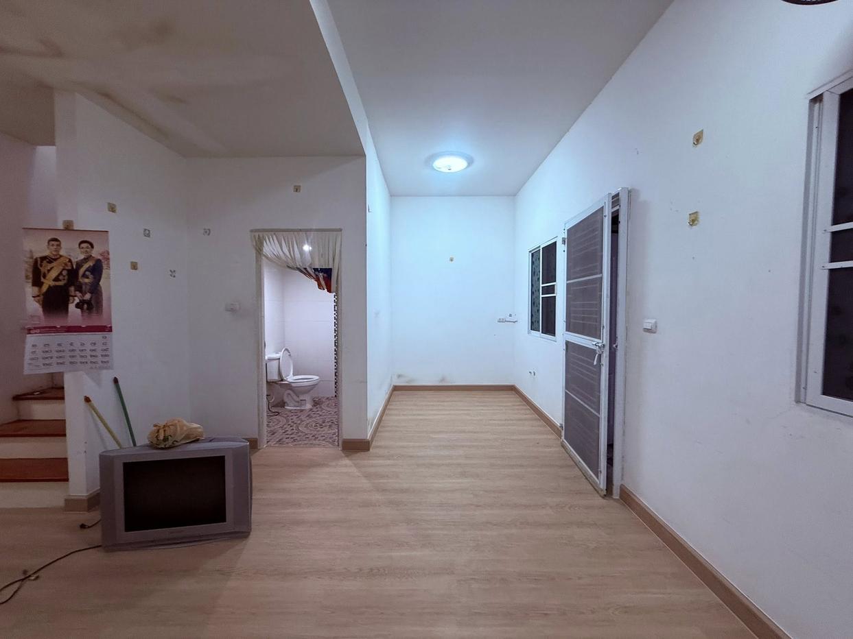 picture 2 Storey Corner Townhome for sale on Phatthanakan Pattaya - 4/10