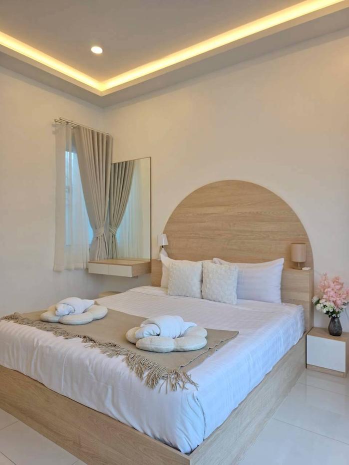 picture Pool Villa for Sale in Huay Yai Ready to Operate Business - 12/17