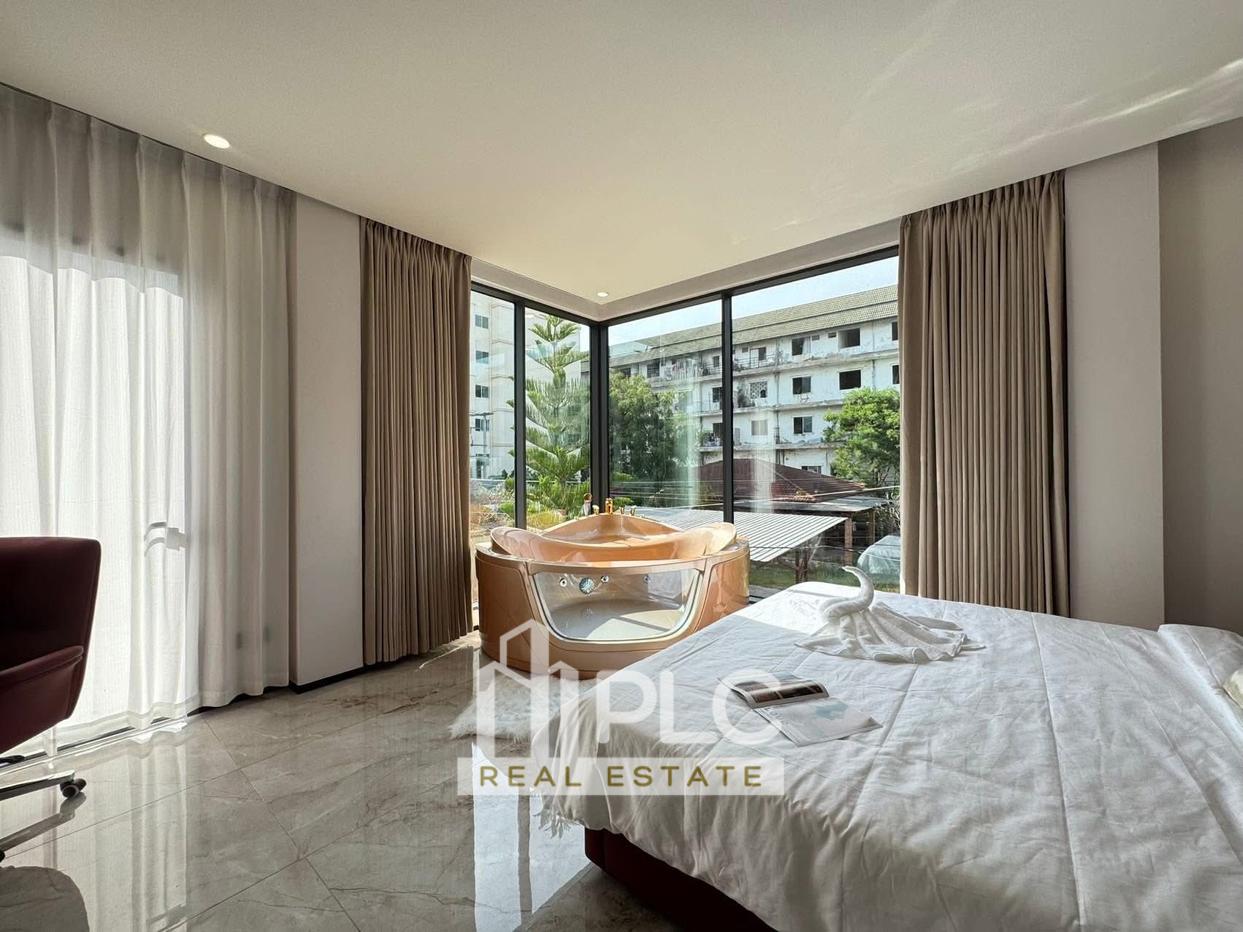 รูป Pool Villa for sale in Jomtien Pattaya with 5 Bedrooms - รูปที่ 9/13