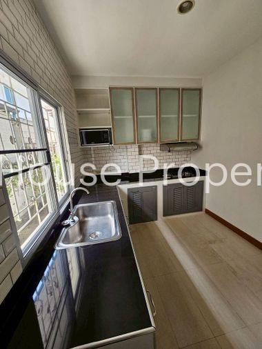 รูป ขายบ้านเดี่ยวมือสอง โครงการ บ้านศรีนครินทร์ ศรีราชา ชลบุรี - รูปที่ 6/16