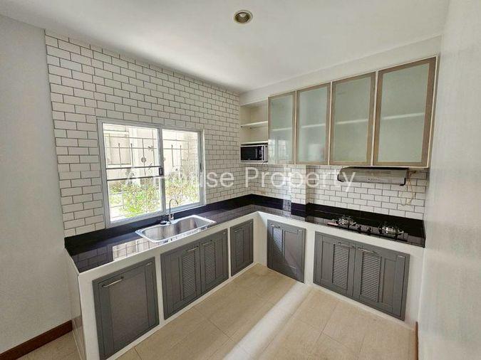 picture Selling a used detached house in the Baan Srinakarin project, Sriracha, Chonburi. - 7/16