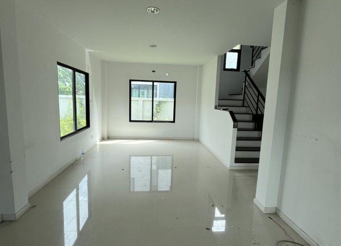 รูป บ้านเดี่ยว 2 ชั้น โครงการ วราบดินทร์ รังสิต-คลอง 3 ถนนชลมาร์คพิจารณ์ ต. ลาดสวาย อ.ลำลูกกา จ.ปทุมธานี (ราคา 3,780,000 บาท ) - รูปที่ 3/15