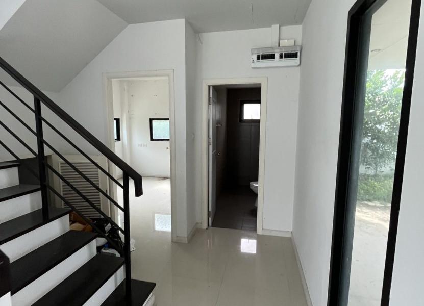 รูป บ้านเดี่ยว 2 ชั้น โครงการ วราบดินทร์ รังสิต-คลอง 3 ถนนชลมาร์คพิจารณ์ ต. ลาดสวาย อ.ลำลูกกา จ.ปทุมธานี (ราคา 4,000,000 บาท ) - รูปที่ 4/15