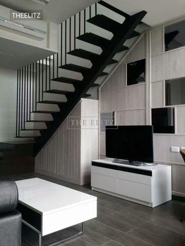 รูป ✨ เปลี่ยนบันไดในห้องให้เป็นรันเวย์ Duplex สุด Exclusive ที่ The Lofts เอกมัย ห้องกระจกสูงเต็มบาน วิวเมืองแบบไม่มีอะไรกั้น 🎉 - รูปที่ 5/11