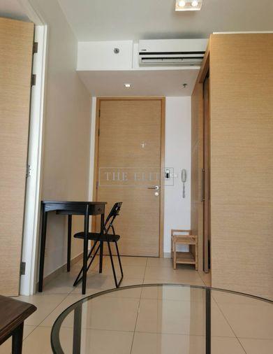 รูป ✨ เปลี่ยนเพดานห้องให้เป็นท้องฟ้า The Lofts เอกมัย ห้องกระจกบานใหญ่ที่ดึงแสงและวิวย่านสุขุมวิทเข้ามาเป็นเฟอร์นิเจอร์อีกชิ้น ❤️ - รูปที่ 6/17